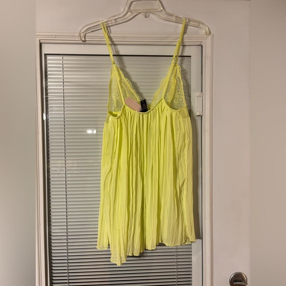 Victoria's Secret Lace Chemise NWT - Picture 6 of 10